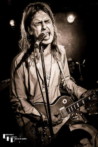 Pablo van de Poel on vocals & guitar