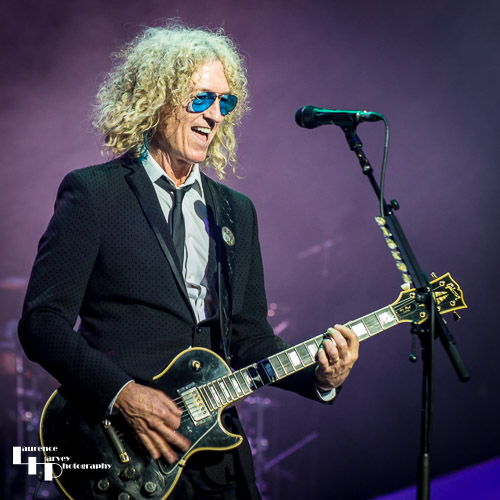 Bruce Watson on lead guitar