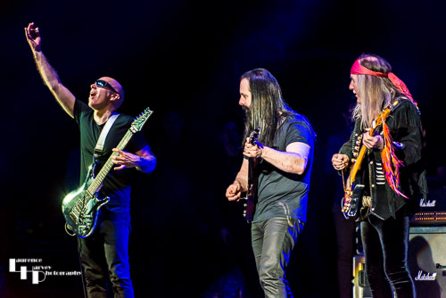 Joe Satriani, John Petrucci & Uli Jon Roth jamming on stage at Hammersmith Apollo