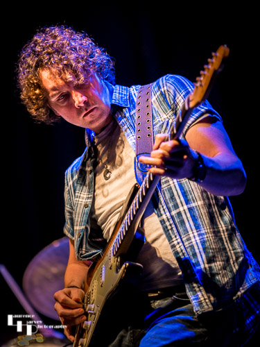 Stuart Dixon on guitar