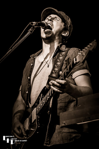 Greg Coulson on vocals & guitar