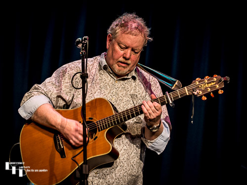 Support act Steve Upstone on vocals & guitar