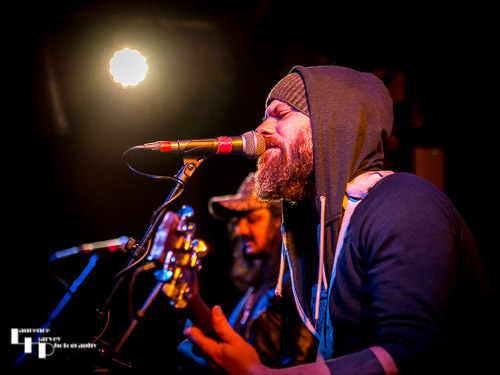 Charly T. on guitar & vocals