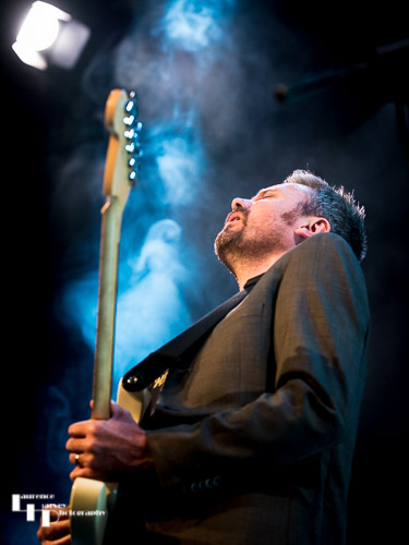 Ian Parker on vocals & guitar