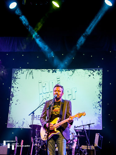 Ian Parker on vocals & guitar