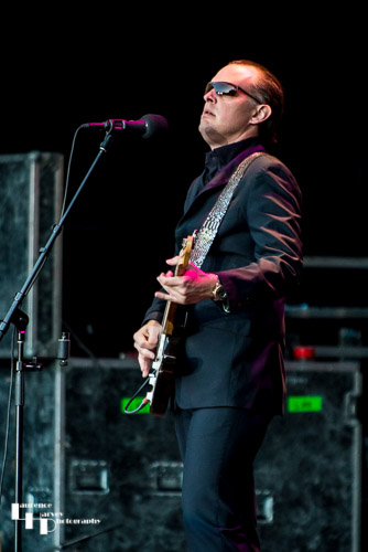 Joe Bonamassa on guitar & vocals
