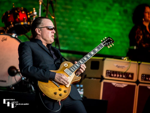 Joe Bonamassa on guitar & vocals