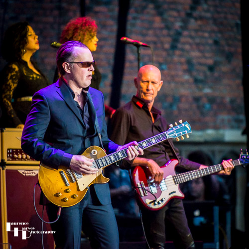 Joe Bonamassa on guitar & vocals, Michael Rhodes on bass