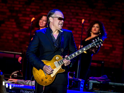 Joe Bonamassa on guitar & vocals