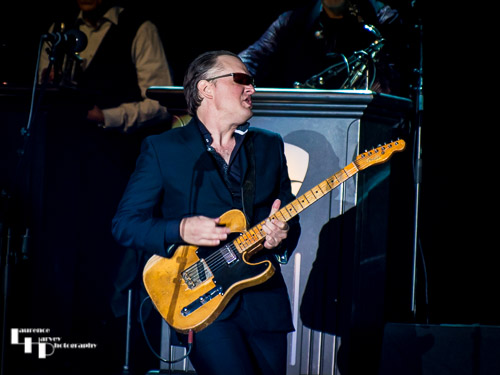Joe Bonamassa on guitar & vocals