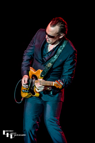 Joe Bonamassa on guitar & vocals
