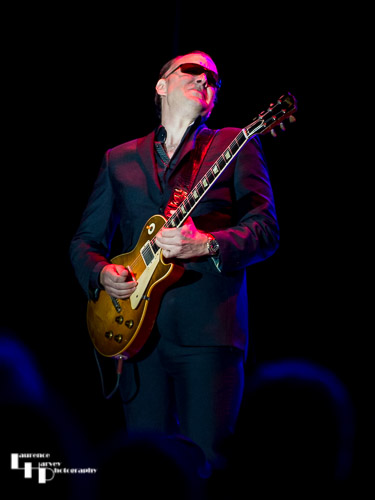 Joe Bonamassa on guitar & vocals