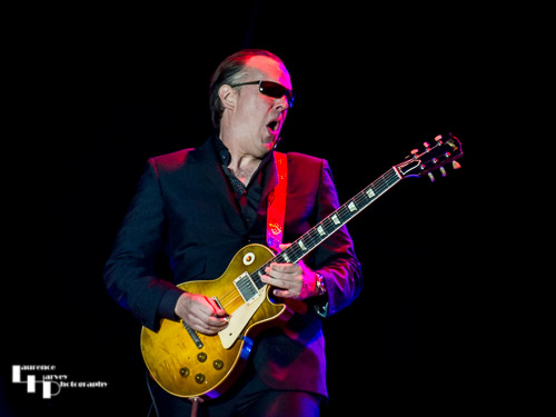 Joe Bonamassa on guitar & vocals