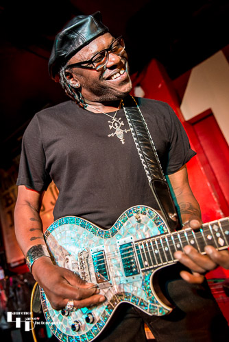 Joe Louis Walker on vocals & guitar