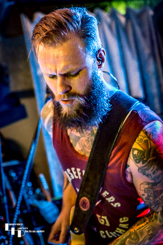 Kris Barras on guitar & vocals