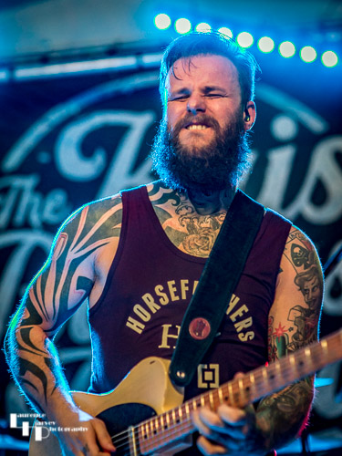 Kris Barras on guitar & vocals