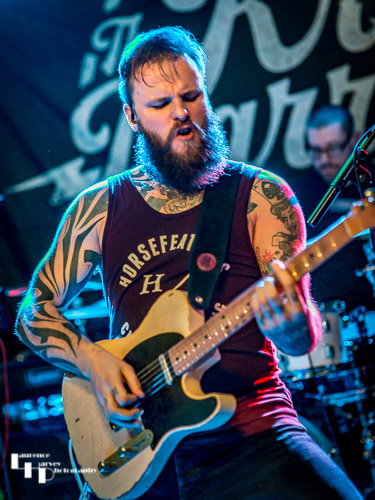 Kris Barras on guitar & vocals