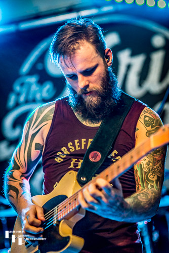 Kris Barras on guitar & vocals