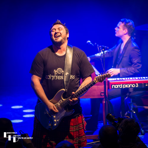 Alan Nimmo on guitar & vocals