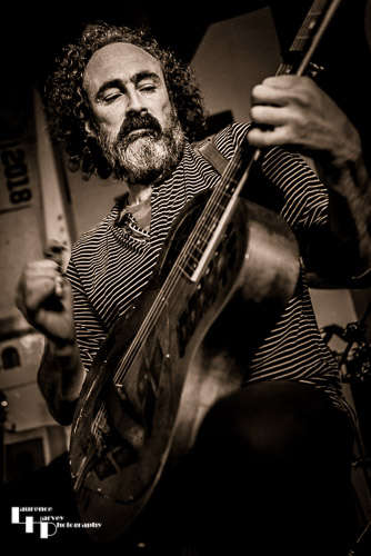 King Size Slim on vocals & guitar