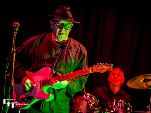 Derik Timms on guitar & vocals