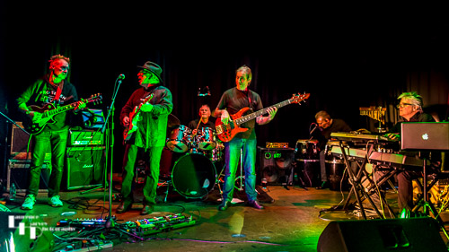 Moondogs on stage at The Limelight Theatre with guest, Dzal Martin on guitar