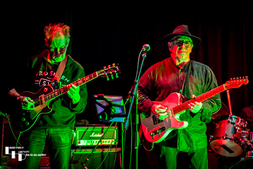 Derik Timms & guest, Dzal Martin on guitars