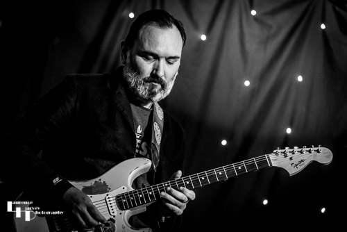 Andy Walker on guitar
