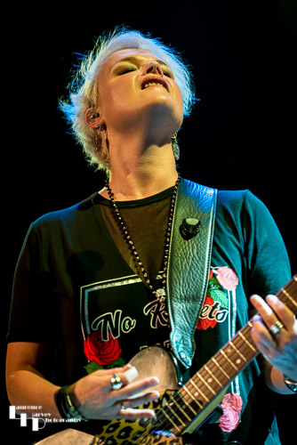 Rebecca Downes on vocals & guitar