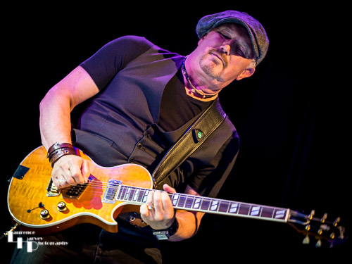 Steve Birkett on lead guitar