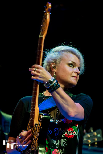 Rebecca Downes on vocals & guitar