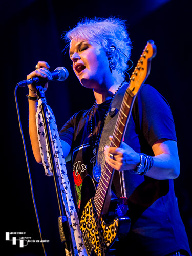 Rebecca Downes on vocals & guitar