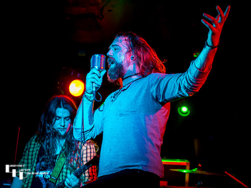 Sean Seabrook on vocals