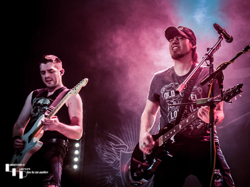 Rich Moss on vocals & backing guitar, Chris Davis on lead guitar