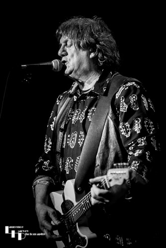Bill Mead on guitar and lead vocals