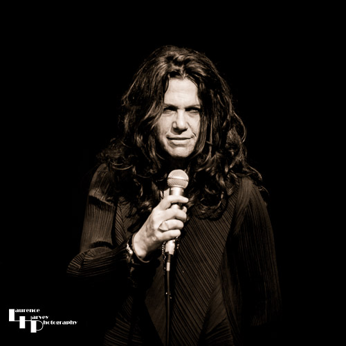 Sari Schorr on vocals