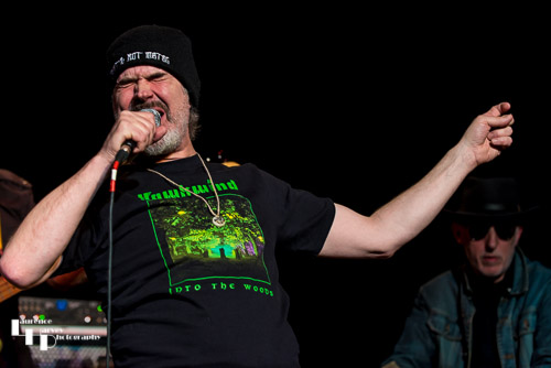 Stuart 'Son' Maxwell on vocals