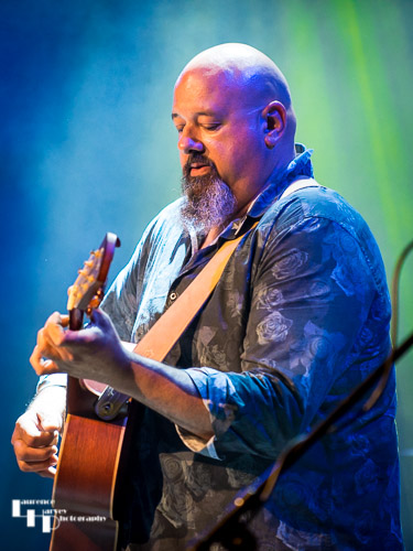 Big Ray (Qureshi) on guitar