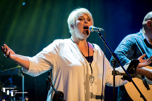 Yoka (Qureshi-Kuiper) on vocals