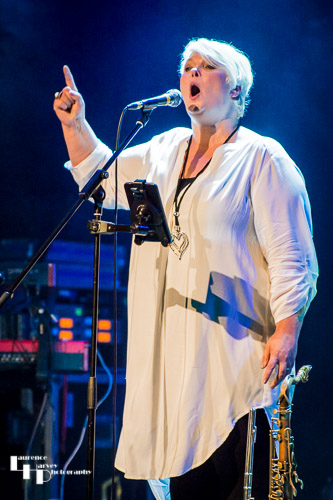 Yoka (Qureshi-Kuiper) on vocals