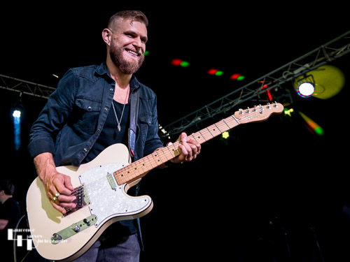 Ben Poole (Band): Ben Poole on guitar & vocals