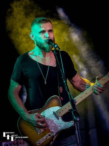 Ben Poole (Band): Ben Poole on guitar & vocals