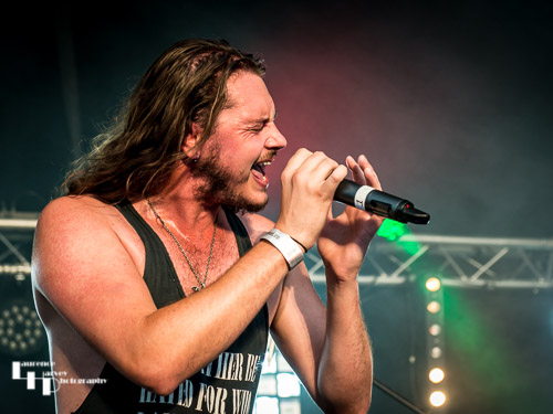 The Brink: Tom Quick on vocals