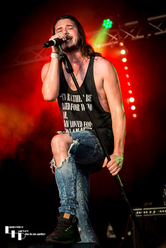 The Brink: Tom Quick on vocals