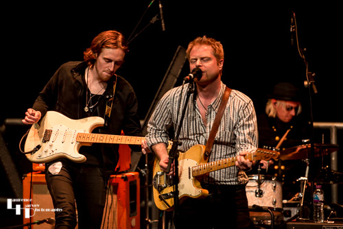 Felix Bechtolsheimer & Joe Hazell on guitars