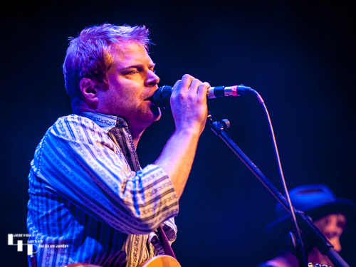Felix Bechtolsheimer on guitar