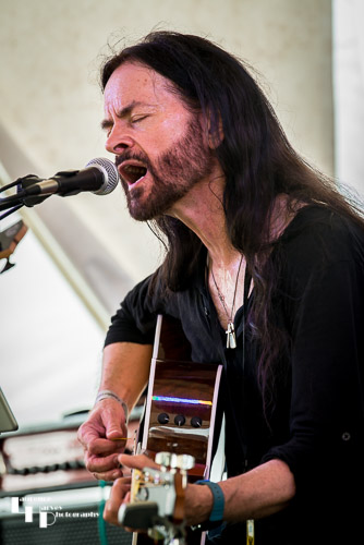 Steve Logan on acoustic guitar
