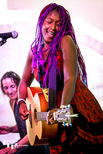 Gig-L: Claudia McKenzie on guitar & vocals