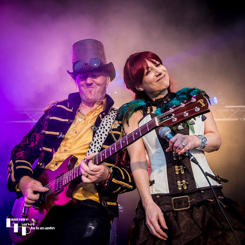 Doris Brendel (& Band): Doris Brendel on vocals & Lee Dunham on guitar
