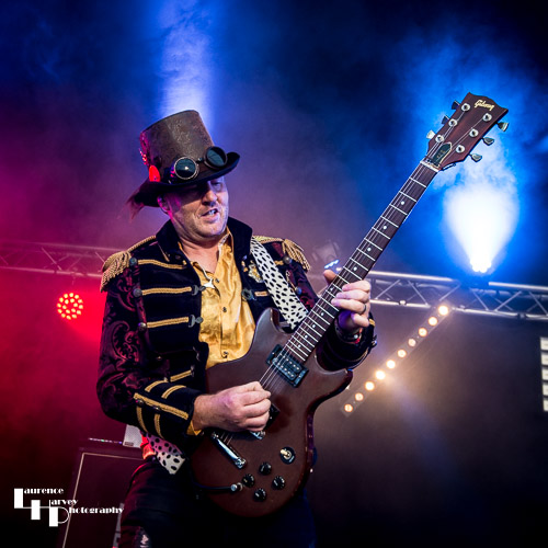 Doris Brendel (& Band): Lee Dunham on guitar